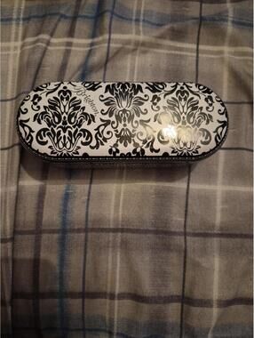 Brighton Damask Sunglasses Case Tin Black White Floral Hinged Metal Eyeglasses